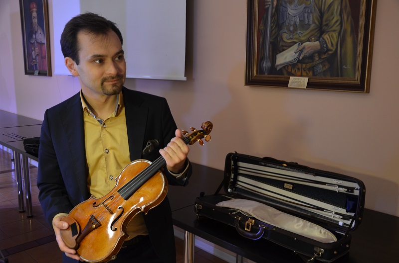 Mistrz Wawrowski zagra na Stradivariusie. Dwa koncerty w ten weekend