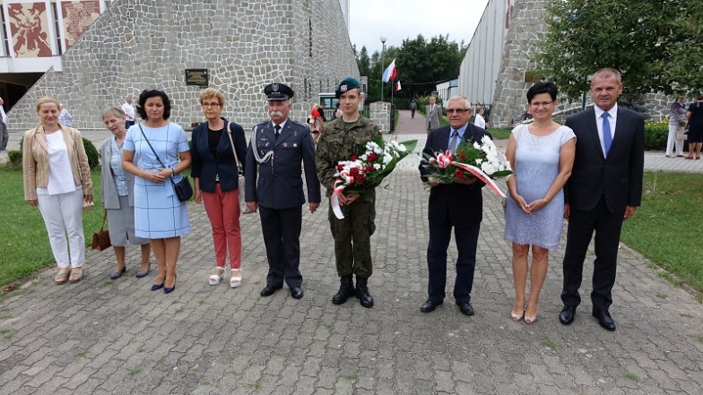 Święto Wojska Polskiego bez władz Konina. „Kopernik” pod pamiątkową tablicą 