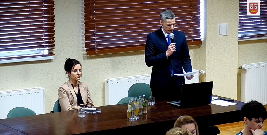 Gmina oczekuje, aby firmy podzieliły się z nią jakimś procentem ze sprzedaży energii. „Część powiedziała, że to najbardziej bezczelna propozycja”