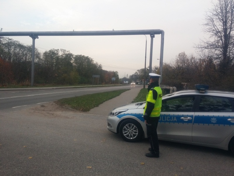 Nietrzeźwi kierowcy wciąż sieją postrach na drogach. Pięciu pijanych wjechało do rowu 