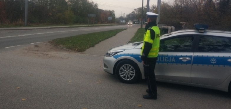 Nietrzeźwi kierowcy wciąż sieją postrach na drogach. Pięciu pijanych wjechało do rowu 