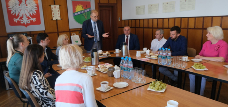 Wójt podziękował poprzednim sołtysom. Nowi odebrali legitymacje