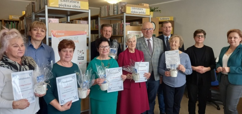Seniorzy podsumowali projekt. W szkołach dawali przedstawienia