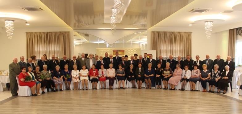 Uroczystość Jubileuszu Pożycia Małżeńskiego. Stu małżonków otrzymało medale 