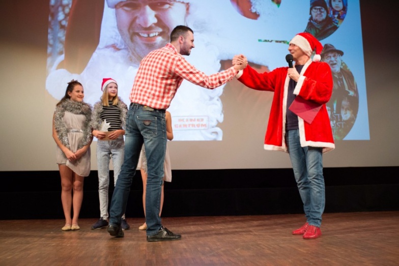 Wyjątkowa premiera w Kinie Centrum. Co na scenie robił Mikołaj? 