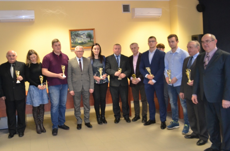 Rozdali statuetki i puchary. W Rychwale podsumowali sportowy rok