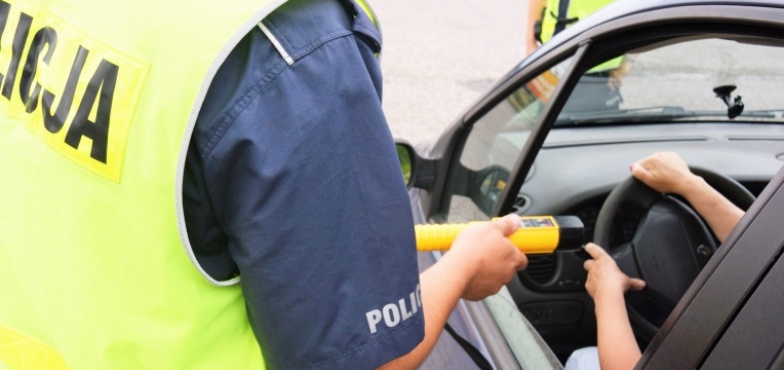 Pomógł zatrzymać pijanego kierowcę. 46-latek miał 1,5 promila, ale nie miał prawa jazdy