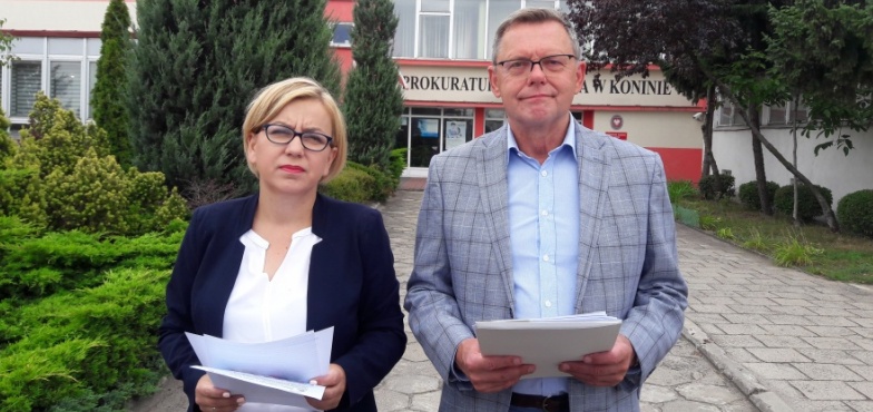 Posłanka złoży zażalenie do sądu na decyzję prokuratury w Koninie. Chodzi o życzenia radnego Popkowskiego