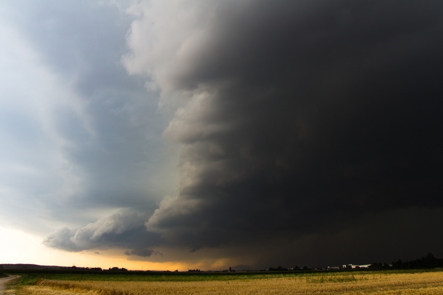 Upał i burze z gradem. Meteorolodzy znowu ostrzegają