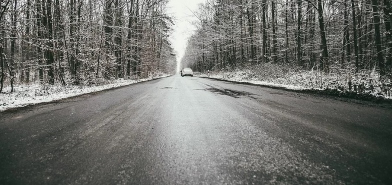 Uwaga! Jutro rano może być ślisko na drogach i chodnikach 