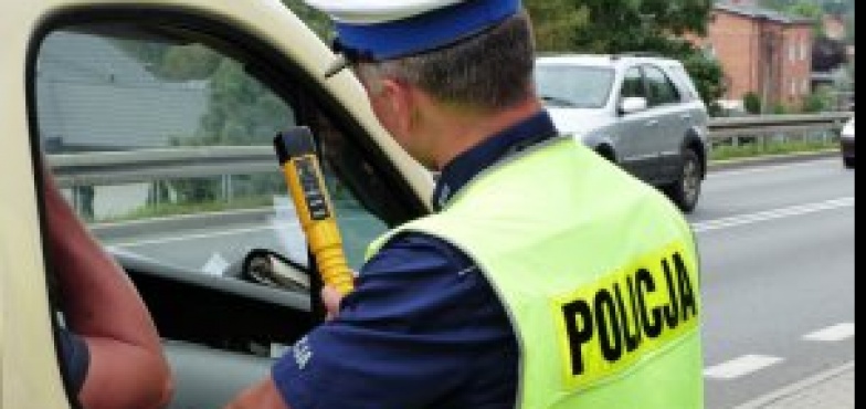 Pijani zatrzymani. Za kierownicę po alkoholu i bez prawa jazdy 