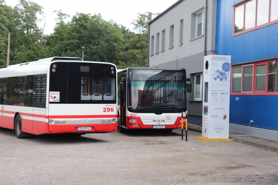 Drzwi otwarte w zajezdni bez zabytkowego autobusu. Jest zastępcza propozycja 