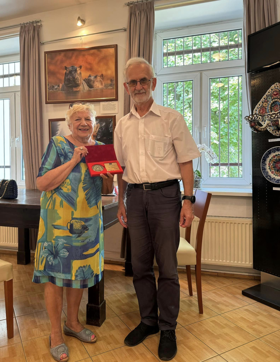 Halina Grabowska z odznaczeniem ,,Za zasługi na rzecz wolności"