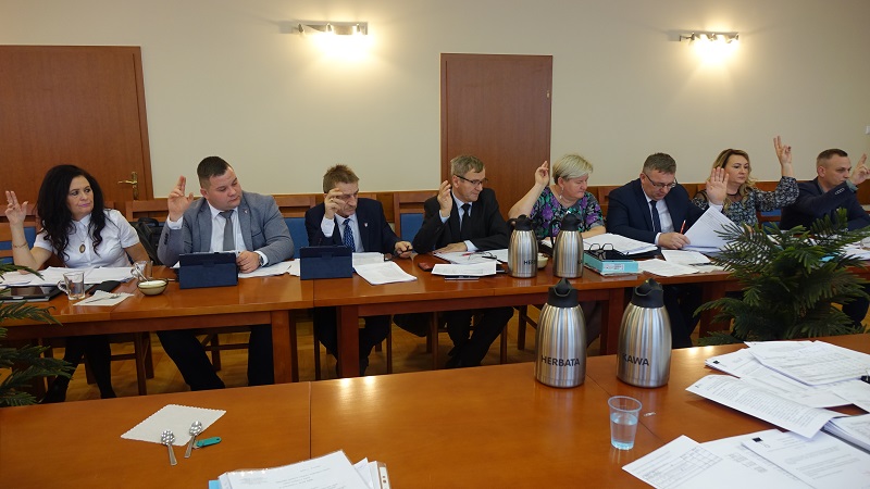 Będzie kanalizacja, rozbudowa szkoły i ścieżki rowerowe. Radni ustalili budżet na nowy rok