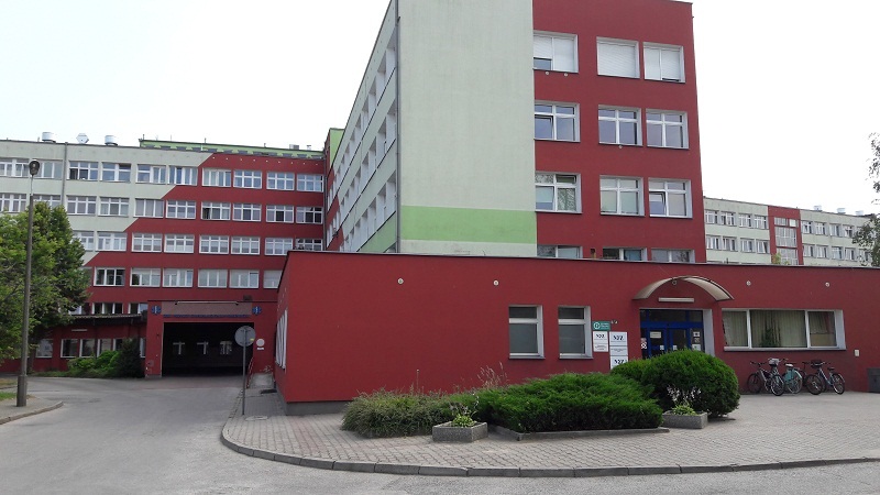 U 54-letniej pacjentki konińskiej onkologii wykryto koronawirusa. Oddział zamknięty