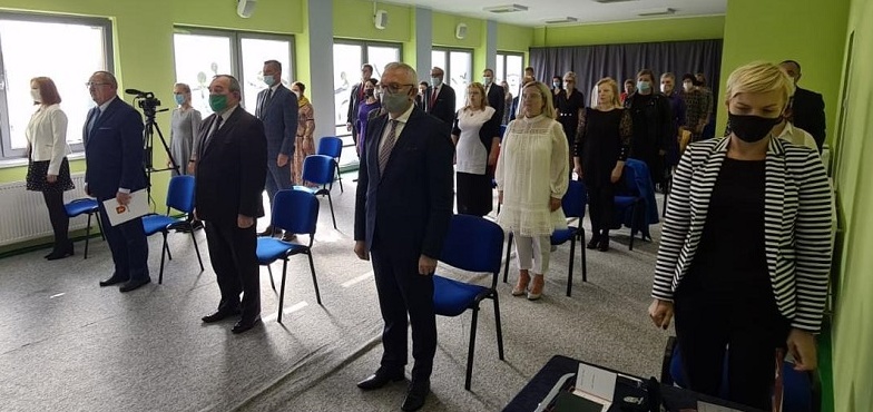 Odznaczenia i nagrody dla nauczycieli. Świętowali w reżimie sanitarnym