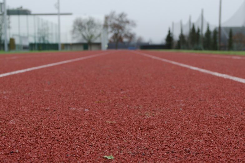Budują bieżnię na stadionie. Ile pieniędzy pochłonie inwestycja?