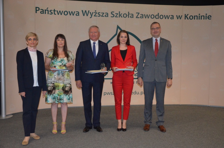 PWSZ ma 20 lat. Zanim rozpoczęto rozmowy o roli uczelni, wręczono podziękowania 