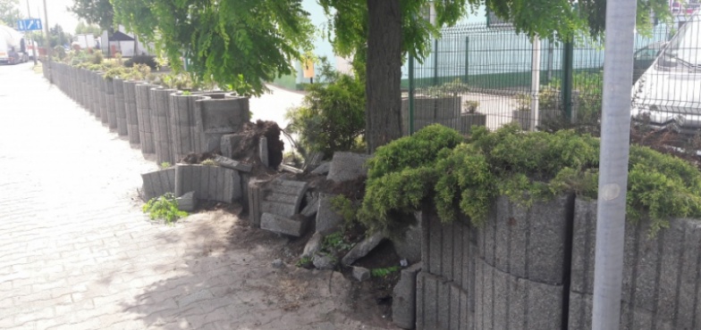 Wypadek na Przemysłowej. Samochód osobowy zderzył się z ciężarówką 