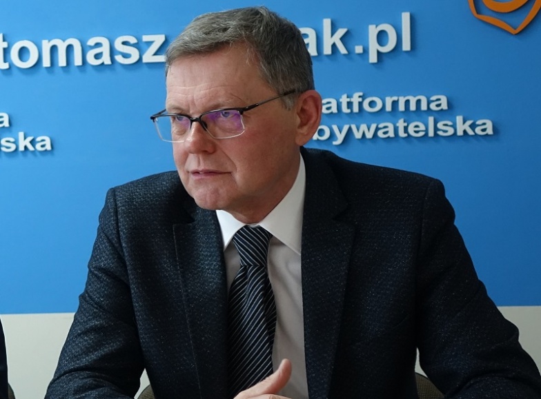 Poseł Nowak w mocnych słowach odpowiada posłowi Bartosikowi 