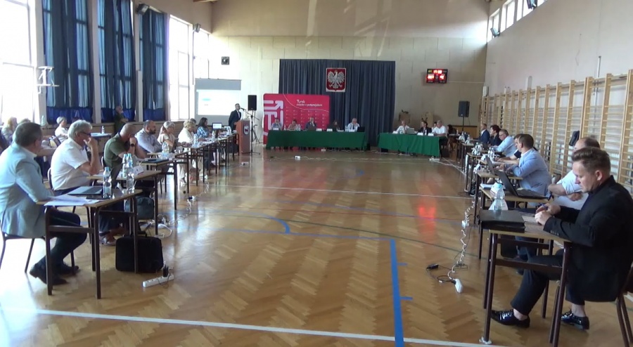 Radni dyskutowali aż do rana. O kolei, skardze i wotum zaufania