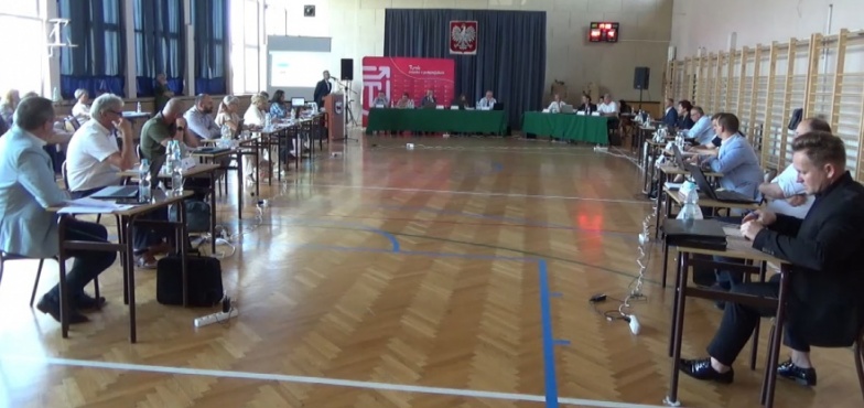 Radni dyskutowali aż do rana. O kolei, skardze i wotum zaufania