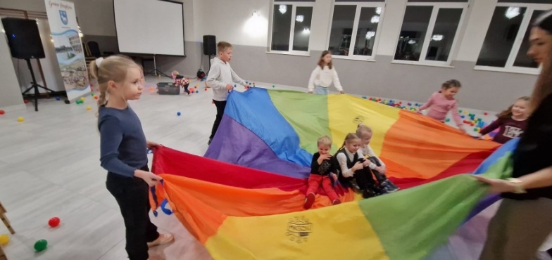 Pierwsze zabawy w odmienionej świetlicy