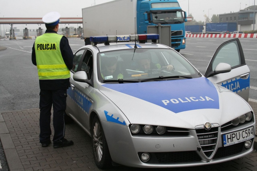 Policjanci skontrolowali ciężarówki. W złym stanie technicznym jeżdżą po drogach!