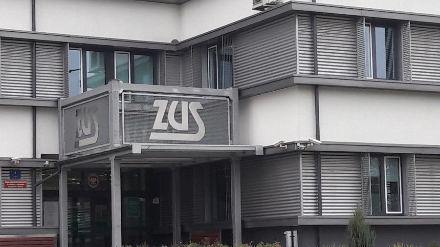 Od jutra wyższe emerytury i renty. Prawie o 3 procent