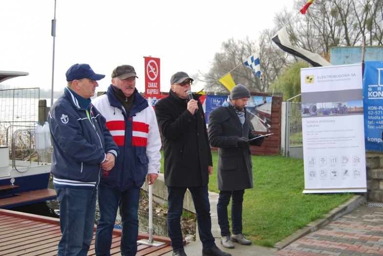 Pływali w chłodzie i w wietrze. Za nami XXIII Zimowe Regaty Barbórkowe