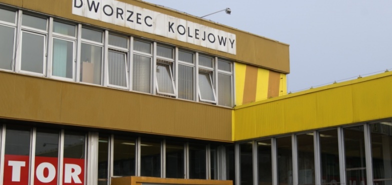Spektakl w budynku dworca kolejowego. W jaki sposób można zdobyć wejściówki?