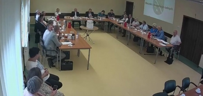 „Gospodarstwa domowe się nam cudownie rozmnożyły”. Zmieniła się interpretacja przepisów o dodatku węglowym