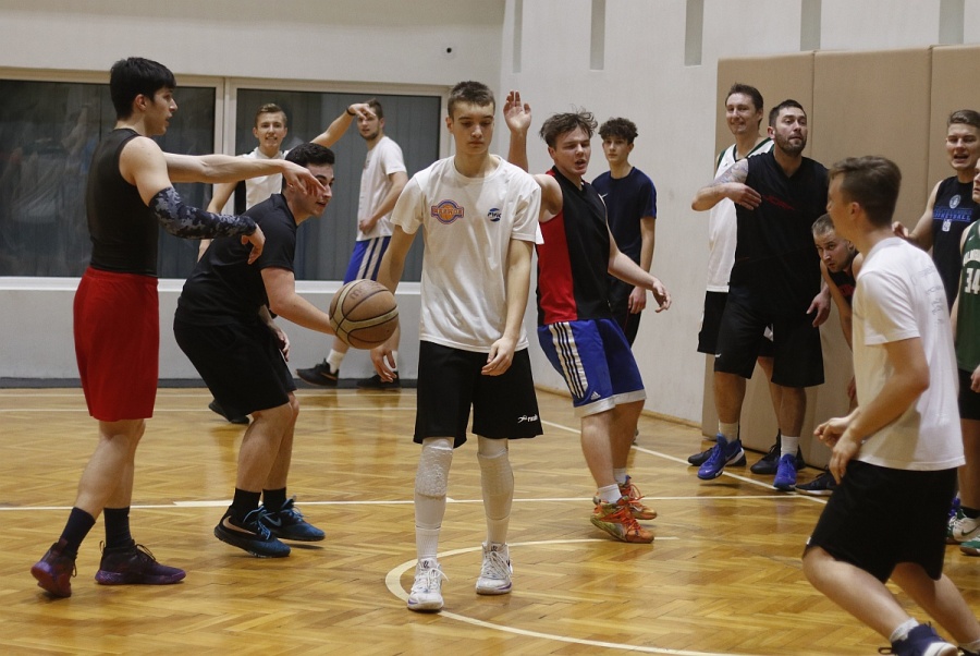 Koninianie chcą grać w koszykówkę. Spora frekwencja na treningu naborowym MKS-u MOS