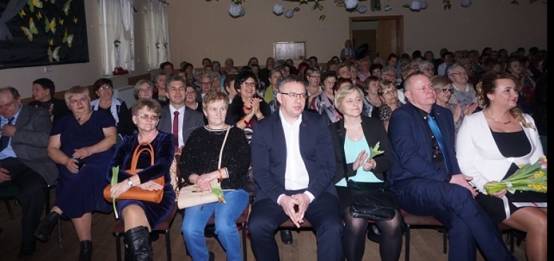 Kwiatek od dyrektora i sala wypełniona po brzegi. W Golinie zorganizowali koncert