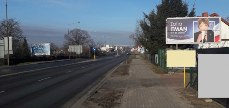 Mieszkańcy dawno wybrali, a oni ciągle "wiszą". Kiedy znikną plakaty wyborcze?  