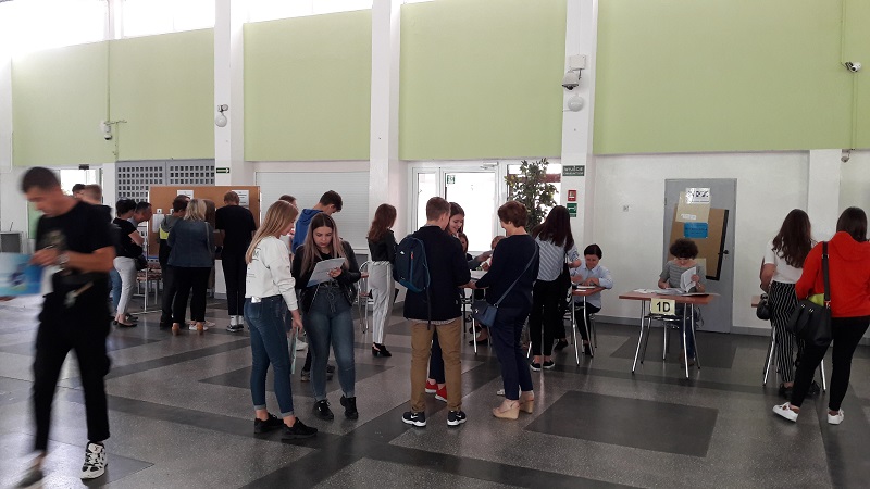 Najnowsze dane dotyczące rekrutacji do szkół w Koninie. Poza systemem jest 67 osób