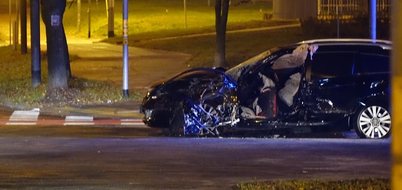 Autobus zderzył się z samochodem osobowym. Wypadek na skrzyżowaniu Spółdzielców i Kolbego