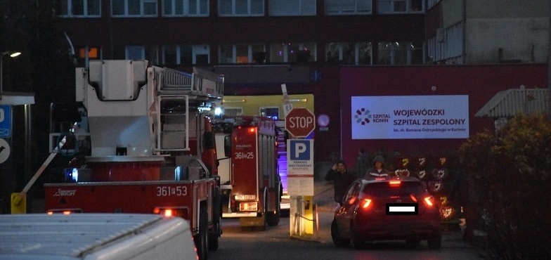 Kilka wozów strażackich do dymu z papierosa. Alarm w szpitalu