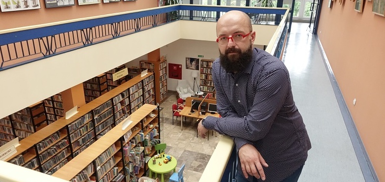 Dyrektor konińskiej biblioteki namawia: róbmy zapiski z czasu dobrowolnej izolacji 