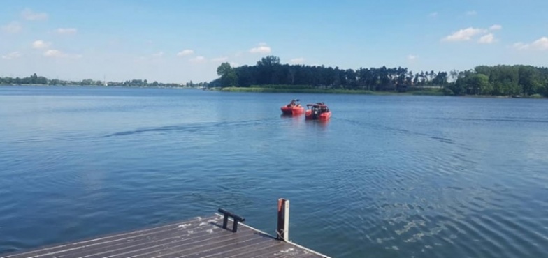 Nurkowie nadal poszukują ciała w jeziorze. Trwa akcja po wczorajszym wypadku