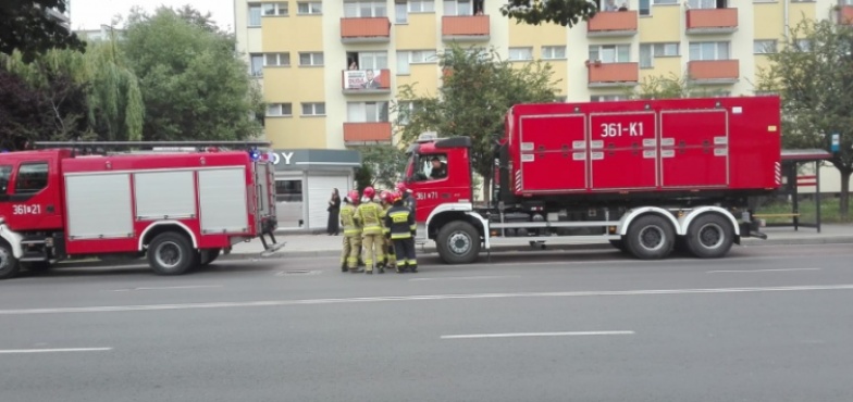 Wozy strażackie na Alejach. Sytuacja opanowana
