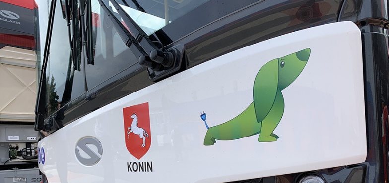 Z herbem Konina, podłogą inną niż wszystkie i charakterystycznym jamnikiem. Jakie są nowe autobusy MZK? 
