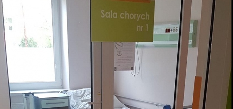 52-letnia pacjentka z koronawirusem na oddziale zakaźnym. W naszym regionie już dziewięć przypadków zakażeń