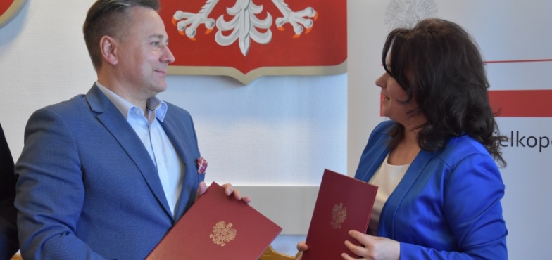 118 tys. zł dostało miasto z programu „Maluch plus". Prezydent i wicewojewoda podpisali umowę 