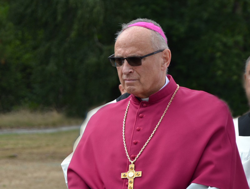 Biskup przeprasza za zachowanie księdza. Zawiesił go też w obowiązkach proboszcza i dziekana