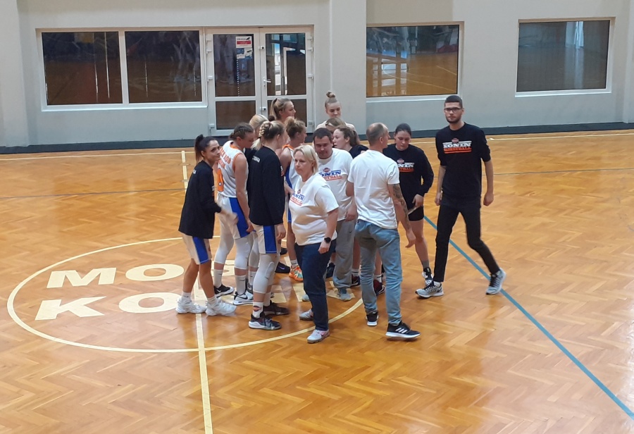 Wreszcie przełamanie. MKS MOS pokonał Basket Piłę