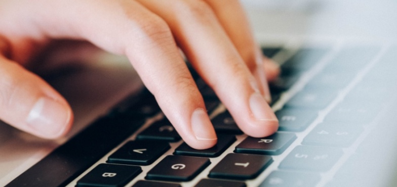 Pomyśl, zanim klikniesz. Oszuści włamują się na konta za pomocą linków internetowych  