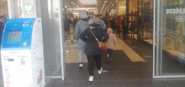 Tłumy na zakupach. Sklepy w galeriach ponownie otwarte
