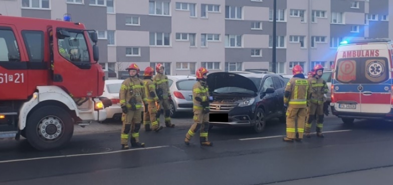 Zderzenie dwóch aut na Kolejowej, jedna osoba poszkodowana