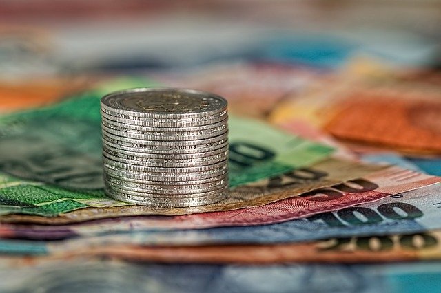 Gdzie szukać najbardziej opłacalnego kredytu gotówkowego?